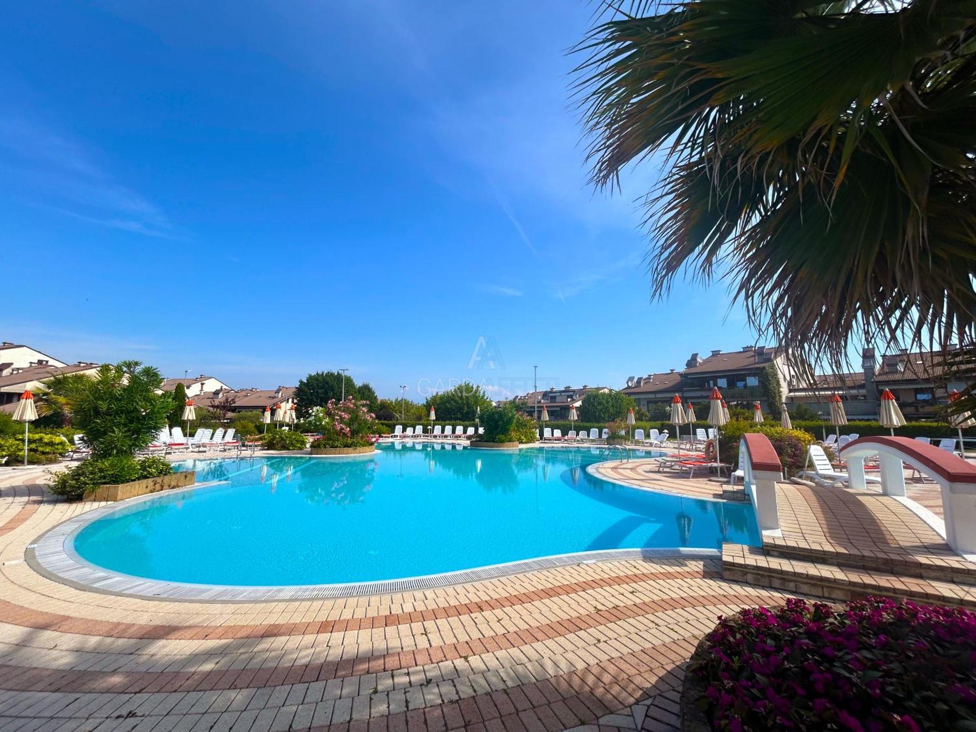 Perla Apartment - 3 Piscine E Un Bar - Desenzano Desenzano del Garda Eksteriør bilde